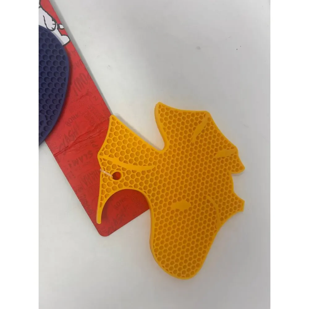 Peanuts Worldwide LLC Blue Snoopy and Yellow Woodstock 2‎ pk Silicone Trivets